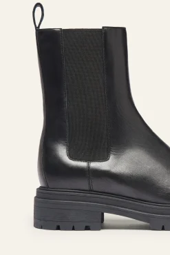 CODA chelsea boots